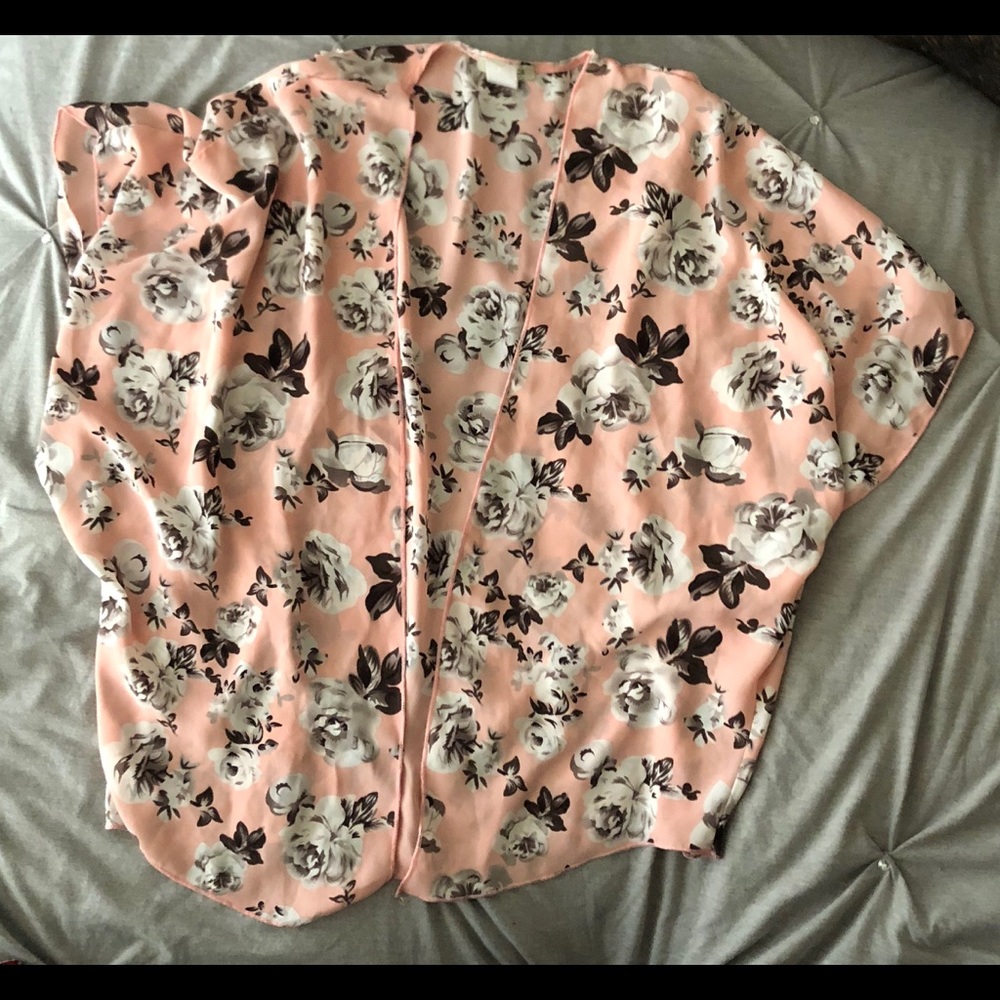 Forever 21 pink Kimono. Size M